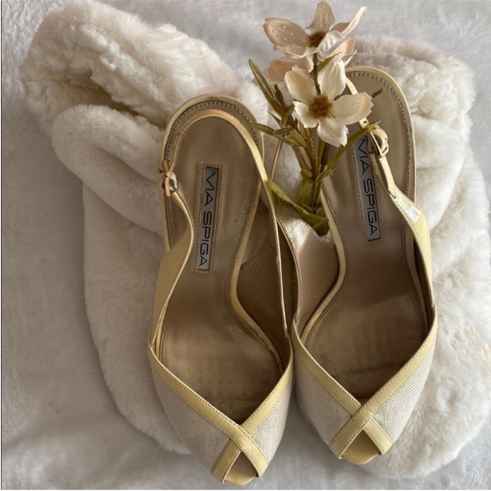 Via Spiga Yellow and Cream Heels. Size 7